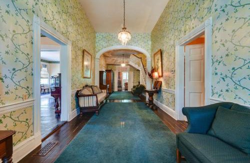 Pinckneyville Casa | Historic Woodville Estate with Pool Pets Welcome!
