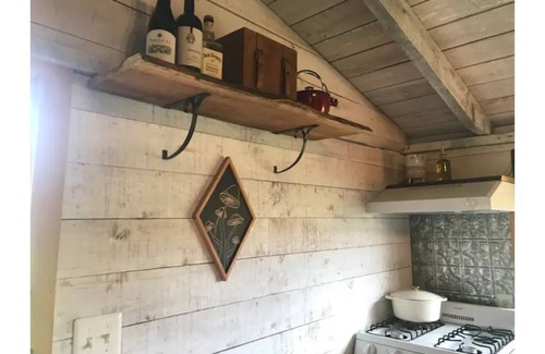 Tyro Cabina | Historical 1850's Cosmic Cabin