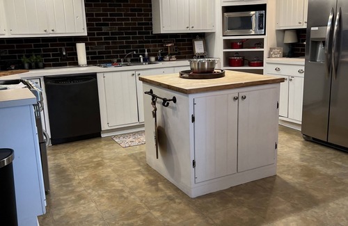 Loudonville Apartamento | Historical Downtown 2 Bedroom Upstairs Loft