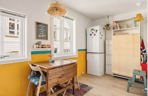 Sentrum Casa | Historical House W Private Patio - 550m from Bryggen
