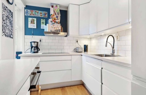 Sandviken Apartamento | Historical Sandviken Smart TV - Washer Dryer