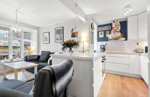 Sandviken Apartamento | Historical Sandviken Smart TV - Washer Dryer