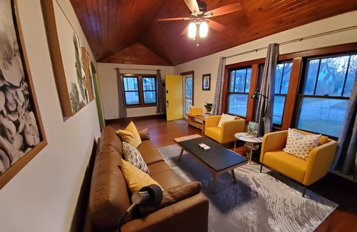 Wichita Casa | Historically Vintage Near College Hill