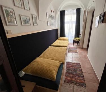 Banska Bystrica Apartamento | Historický apartmán v centre mesta-2min pešo na námestie