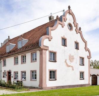 Ehingen Casa | Historische Unterkunft für 12 Personen