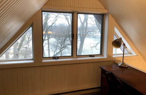 Kankakee Casa | Historia y lujo en el río Kankakee. Una casa privada frente al mar.