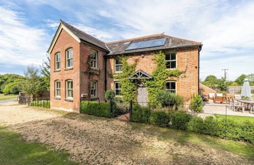 New Forest District Casa | History + Luxury Eco House in The New Forest