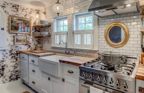 Leipers Fork Casa | La historia se encuentra con el lujo en Dreamy Leiper's Fork Village Cottage, Walk to Everything