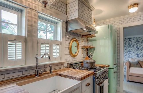 Leipers Fork Casa | La historia se encuentra con el lujo en Dreamy Leiper's Fork Village Cottage, Walk to Everything