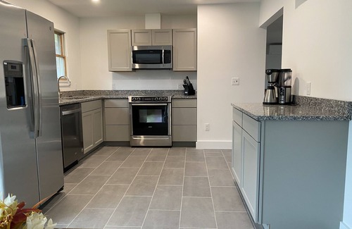 Saugerties South Casa | HITS, Village, Hiking & more!