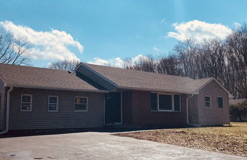 Saugerties South Casa | HITS, Village, Hiking & more!