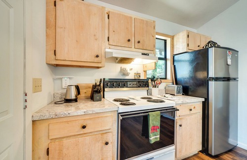 Unaka Cabina | Hiwassee Lake Access: Pet-Friendly Cabin w/ Views!