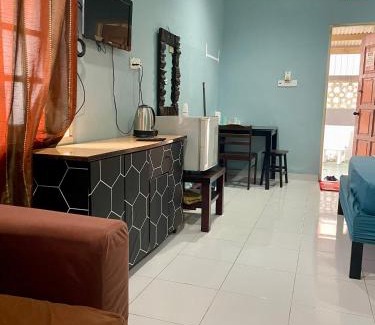 Batu Buruk Casa | Hj Hassan Guest House- Studio Unit