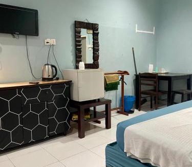 Batu Buruk Casa | Hj Hassan Guest House- Studio Unit
