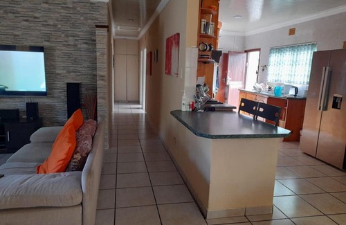 Pennington Apartamento | Hlelo's Guest house