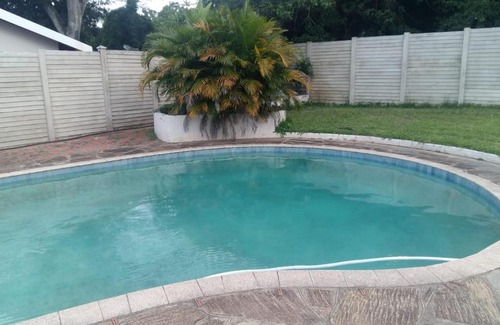 Pennington Apartamento | Hlelo's Guest house