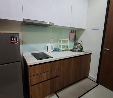 Batu Lintang Apartamento | HM Staycation at Kozi Square