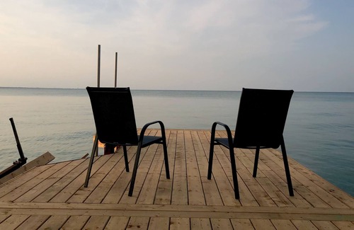 Tecumseh Casa | HMH Hospitality - Cozy LakeFront propiedad