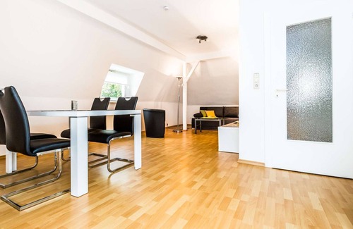 Bensberg Apartamento | HÖ01 large apartment with dryer and washing machine