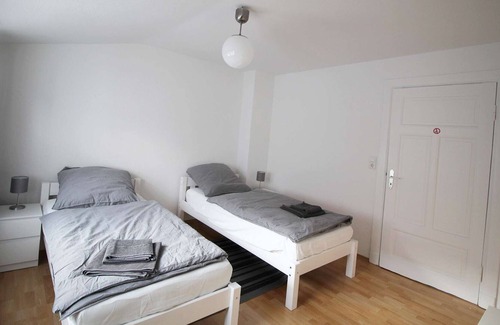 Edewecht Apartamento | HÖ01 large apartment with dryer and washing machine