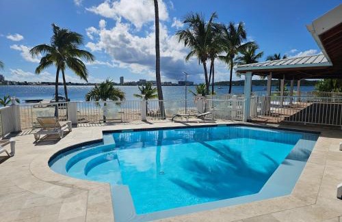 Nettle Bay Apartamento | HOANI Sur la plage, Piscine