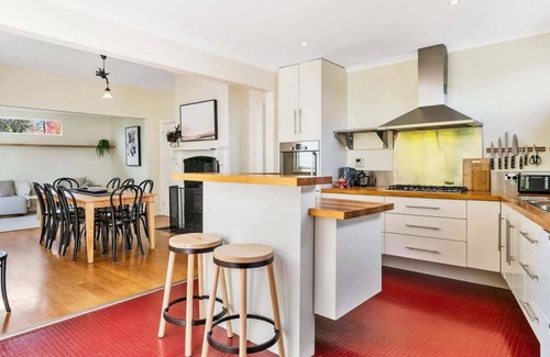 New Town Casa | Hobart Heritage Home - Close to CBD & Airport