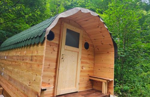 Kirchensittenbach Otro | Hobbit Hütte am Bach ohne Bettwäsche