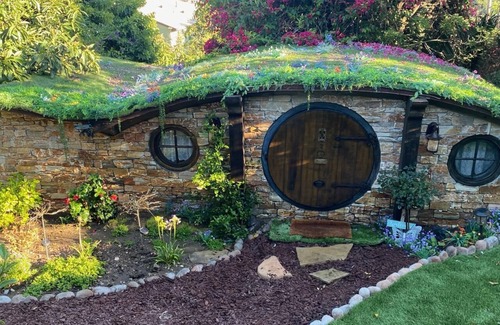 Mission Canyon Cabaña | Hobbit Haven