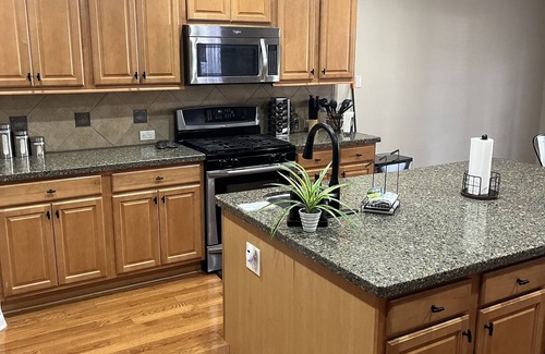Northeast Raleigh Casa | Hobby Home w. Theater Game Room Peloton Bar B-Ball Pool Firepit Piano