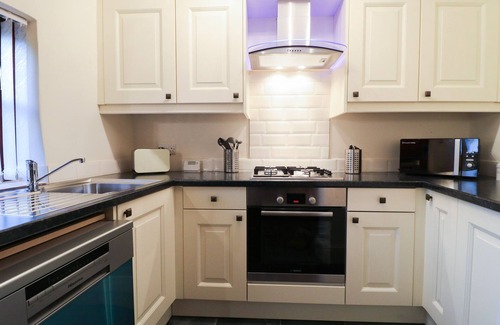 Ilkeston Cabaña | HOBSON'S COTTAGE 10 MAIN STREET, family friendly in Ilkeston