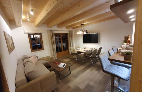 Rauris Apartamento | Hochalmbahnen Chalets Rauris 1-13 WE1, Maislaufeldweg 1m EG