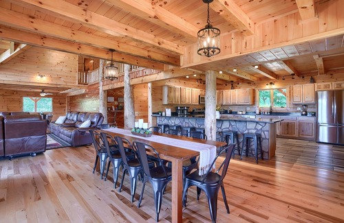 Logan Cabina | Hocking Hills Laikyns Lodge with Indoor pool- Great View!