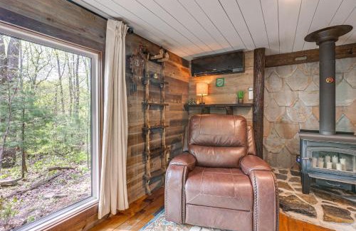 Laurelville Casa | Hocking Hills Social Distance Cabin with Hot Tub