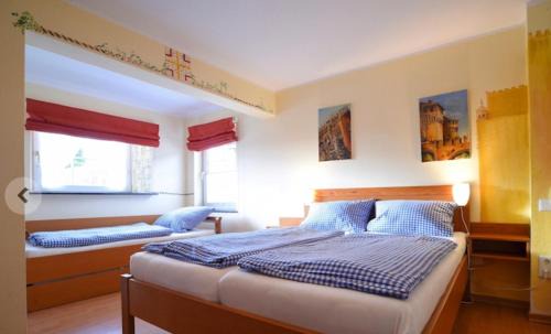 Niederberndorf Apartamento | Hof Köhne - Altes Bauernhaus - Wohnung Huhn