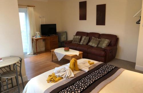 Sheerness Casa | Hogwarts Bed and Continental Breakfast