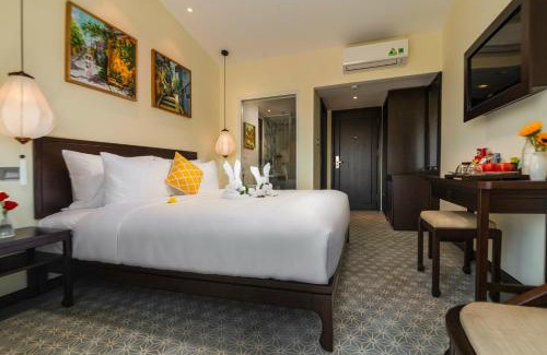 Hoi An City Centre Hotel | Hoi An Merrily De Art Hotel