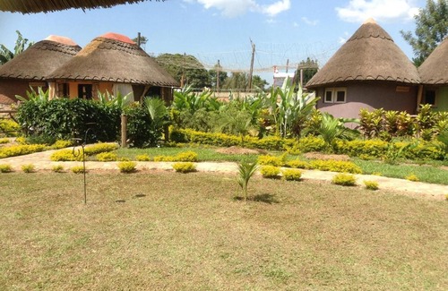 Hoima Cabina | Hoima Cultural Lodge