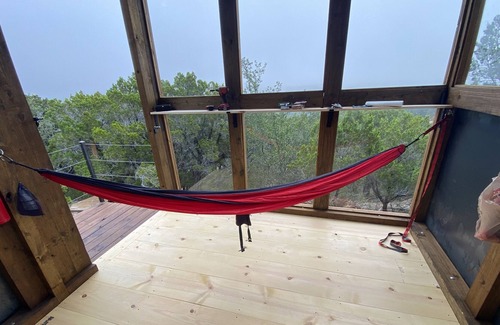 Oatmeal Cabina | HOKU HAÜS is a 100% off grid glamping experience. A star gazers paradise! Unwind