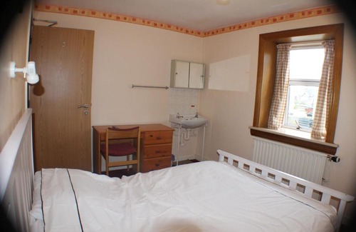 Central Aberdeen Casa | Holburn Guesthouse