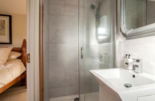 Gloucester Casa | Holders Cottage