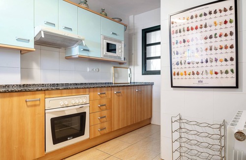 L'Hospitalet de l'Infant Apartamento | Holdiday Apartamento 'Costa Linda 1' con vistas al mar, piscina y Wi-Fi