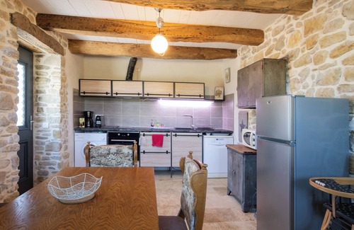 Saint-Sauveur-de-Cruzieres Casa | Casa de vacaciones 'Gîte Figuier Au Mas Dujau' con vistas a la montaña, piscina compartida y Wi-Fi