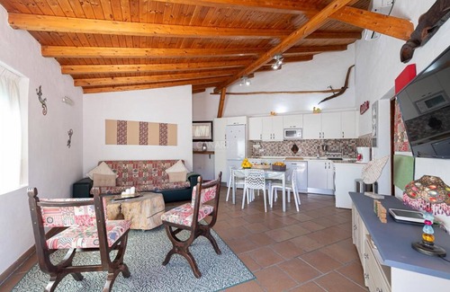 San Bartolome de Tirajana Apartamento | Casa vacacional en Hoya de Tunte, naturaleza y piscina privada