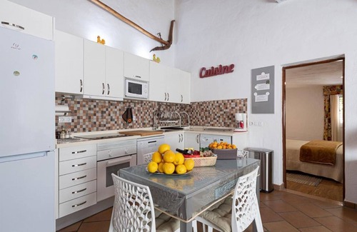 San Bartolome de Tirajana Apartamento | Casa vacacional en Hoya de Tunte, naturaleza y piscina privada