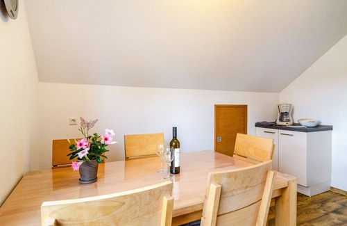 Lippertsreute Apartamento | Apartamento "Am Birnbaum" con jardín compartido y Wi-Fi
