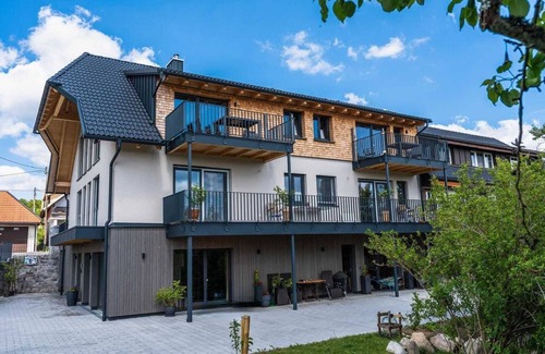 Wolpadingen Apartamento | Apartamento vacacional 'Schwalbennest' con vistas a la montaña, balcón y Wi-Fi