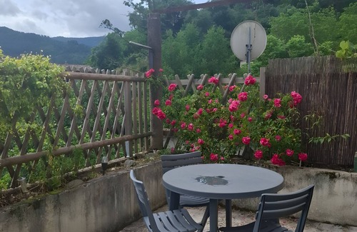 Veye Casa | Casa de vacaciones 'Maison en Ardèche à 2 pas de la Dolce Via' con Wi-Fi