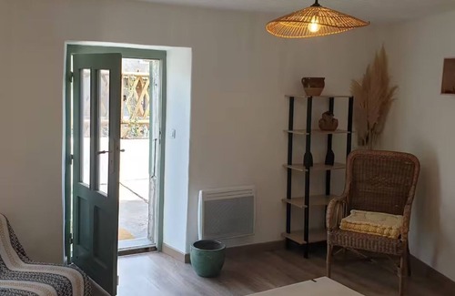 Veye Casa | Casa de vacaciones 'Maison en Ardèche à 2 pas de la Dolce Via' con Wi-Fi