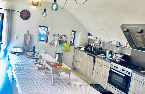Saint-Ferreol-Trente-Pas Casa | Casa de vacaciones 'Mas De Charme - Les Angelettes' con vistas a la montaña, piscina privada y Wi-Fi