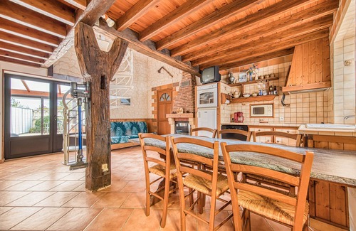 Saint-Seurin-de-Cadourne Casa | Casa de vacaciones 'La Maréchale' con jardín privado, Wi-Fi y aire acondicionado